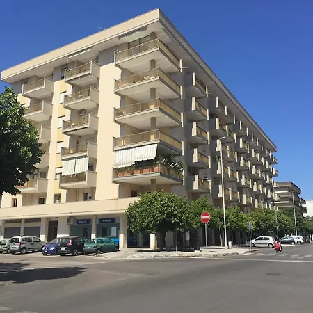 Piazza Partigiani * Lecce